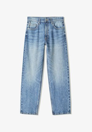 Lichtblauwe denim jeans met een losse pasvorm, recht gesneden pijpen, vijf zakken en een vervaagde textuur. Voorzien van een knoop- en ritssluiting aan de voorkant.
