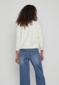 VILA Neuletakki - white