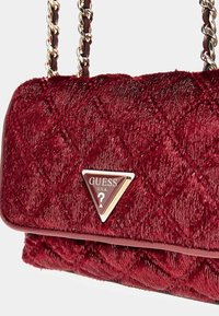 Guess GIULLY COMP - Umhängetasche - rosso