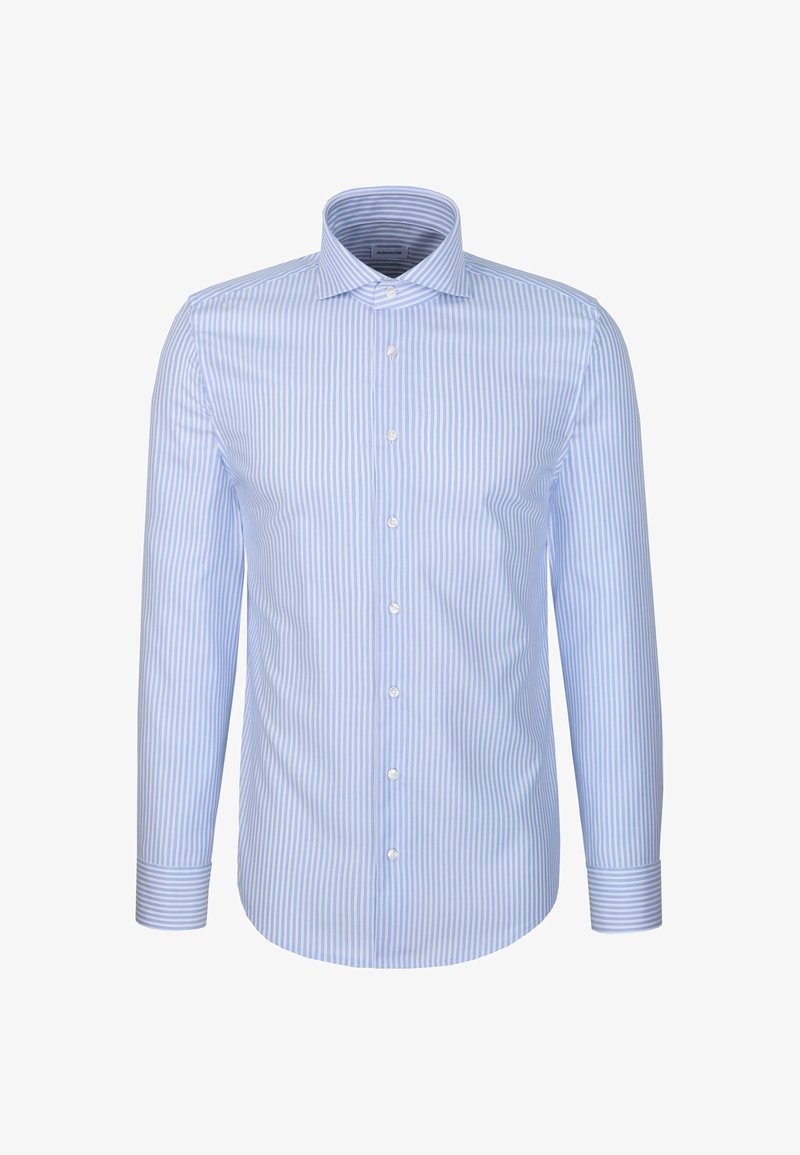 Chemise habillée homme à manches longues avec fines rayures verticales bleu clair et blanches, fermeture boutonnée devant et col pointu.