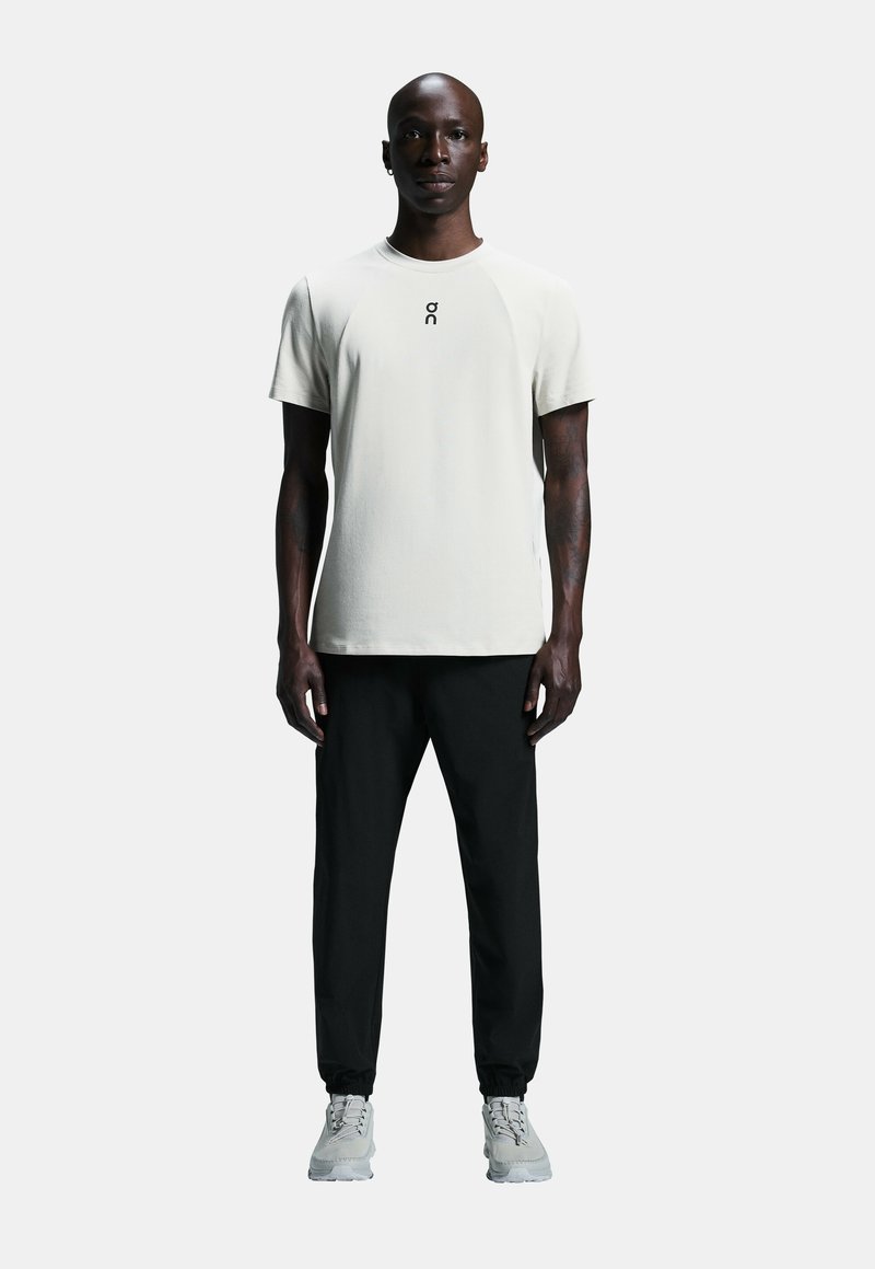On FOCUS  - Pantalon de survêtement - black