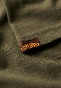 Superdry & Co FLOCKED FADE GRAPHIC - Camiseta estampada - khaki green marl