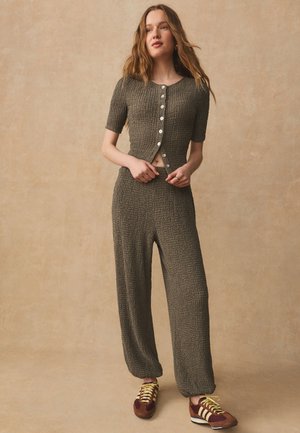 Next, TEXTURED BUTTON THROUGH HALF SLEEVE   - Bluse - khaki green