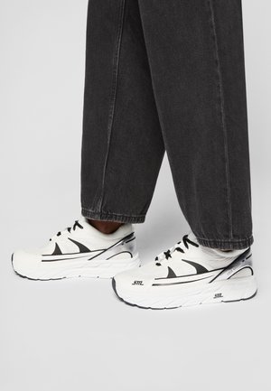 PROPEL 2 - Joggesko - white/silver