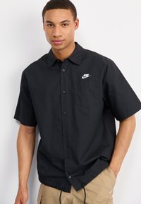 Nike Sportswear CLUB OXFORD - Košeľa - black/white