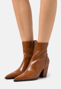NA-KD Bottines - brown