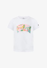 Camiseta blanca de manga corta con logo abstracto colorido de Champion en el pecho y un logo pequeño en la manga izquierda.