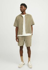 Jack & Jones Pantaloni sportivi - timber wolf