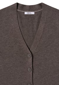 Cardigan marrone di CECIL, con scollo a V, cinque bottoni e una texture morbida. Il tessuto è liscio con un leggero motivo a maglia.