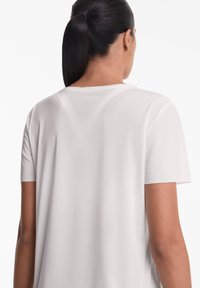OYSHO SHORT-SLEEVED TECHNICAL - T-Shirt basic - white