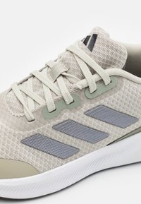adidas Performance FALCON 3 LACE - Løbesko til landevejen - putty grey/iron metallic/silver pebble