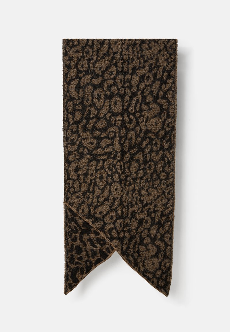 Leopardmønstret tørklæde i blødt, tekstureret stof i brune og sorte nuancer, med en spids ende og syede kanter for holdbarhed.