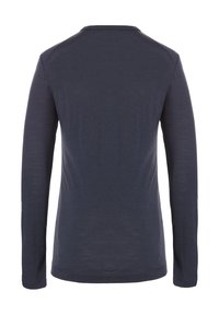 Langarmshirt in donker marineblauw, zachte textuur, ronde hals, aansluitend ontwerp en zichtbare stiksels langs de mouwen en de zoom. Geen patronen of logo's.