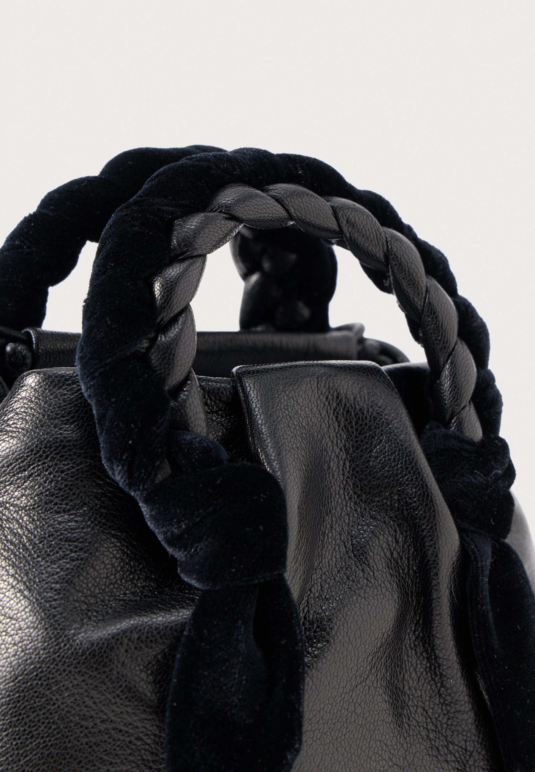 Hereu BOMBON - Cross body bag - black - Zalando.co.uk