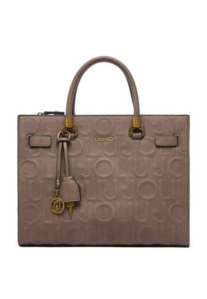 Sac à main Liu Jo en cuir taupe avec motif de logo embossé, quincaillerie dorée, doubles poignées et breloque pompon suspendu avec clé et médaillon logo.