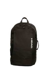 Zwarte rugzak van duurzaam materiaal met twee ritscompartimenten, een handvat aan de bovenkant, zijzakken en een opvallend wit logo.