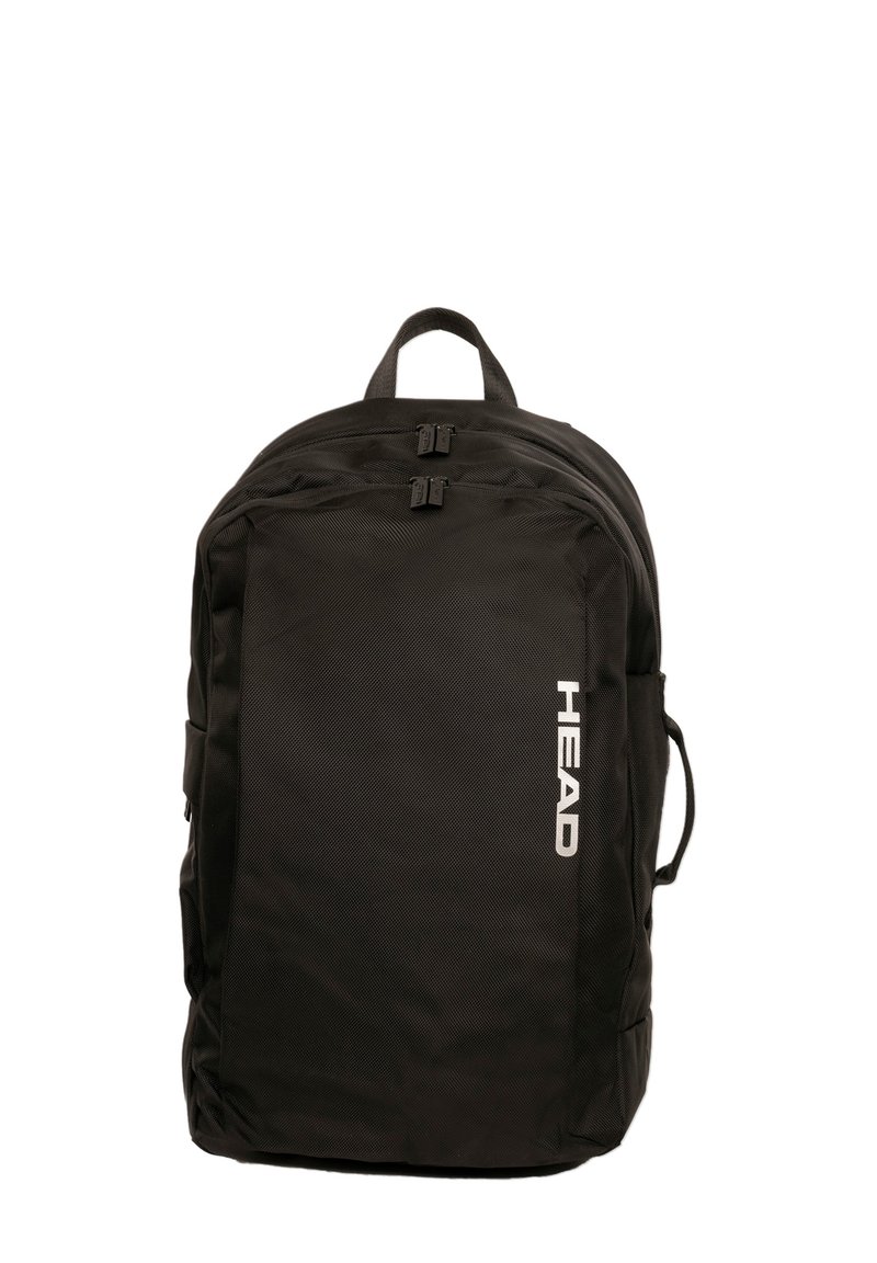 Zwarte rugzak van duurzaam materiaal met twee ritscompartimenten, een handvat aan de bovenkant, zijzakken en een opvallend wit logo.