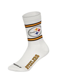 Weiße Socken mit schwarzen und gelben Streifen, mit einem runden Logo, das das Wort "Steelers" und farbige Rauten zeigt. Weiche Textur.