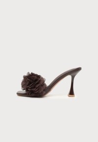 Избран, choco pu/flower