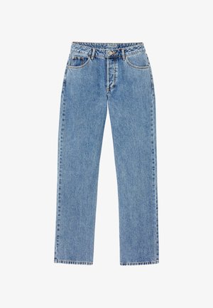Jean en denim bleu clair avec une coupe droite, design à cinq poches et des accents de couture subtils. Équipé d'une fermeture à bouton et de passants de ceinture.