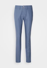Schlank geschnittene blaue Hose mit Gürtelschlaufen und doppelter silberner Knopfverschluss am Bund, präsentiert auf einem schlichten weißen Hintergrund.