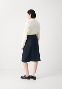 Tommy Hilfiger BUTTON MIDI SKIRT - Falda acampanada - desert sky