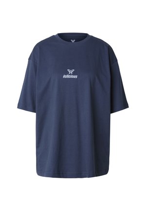 Oversized marinblå t-shirt i bomull. Har rund halsringning och korta ärmar. Centrerad vit logotext "felicious" med en fjärilsdesign.