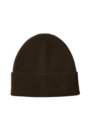 Bonnet en tricot brun foncé avec un revers plié et une texture côtelée verticale.