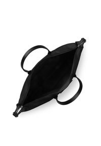 Borsa tote in pelle nera con una texture liscia, doppi manici e un interno spazioso. Chiusura con zip e dettagli hardware minimalisti.