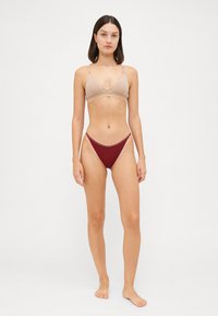 Tommy Hilfiger CHEEKY GIFT 3 PACK - Briefs - rouge/star/ornamental green