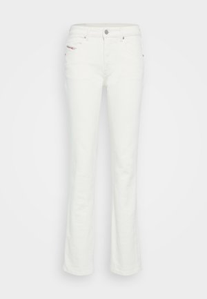 Jeans albe evazate din denim, cu un design cu cinci buzunare, închidere cu nasture și cusături subtile pe talie și buzunare.