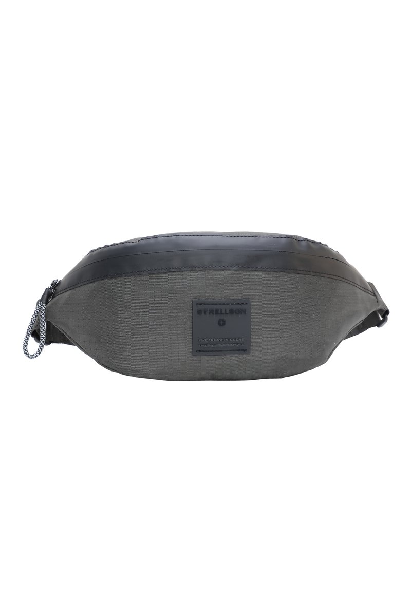 Graue Gürteltasche aus strukturiertem Stoff mit einem schwarzen glänzenden oberen Teil und einem Reißverschluss. Verfügt über ein Marken-Patch und einen Schlaufen-Reißverschluss.