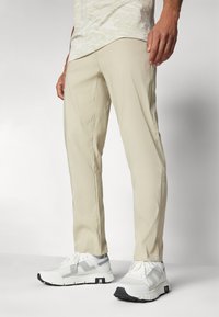 Oakley TERRAIN PANT - Stoffhose - silver sage/white