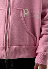 Pal Sporting Goods FAST PACKING MULTI POCKET ZIP UNISEX - Sweat zippé - candy