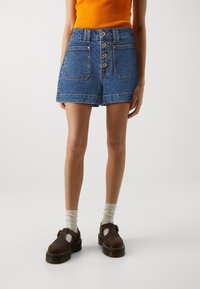 ONLY ONLEMILY POCKET SHORTS - Džinsiniai šortai - dark blue denim