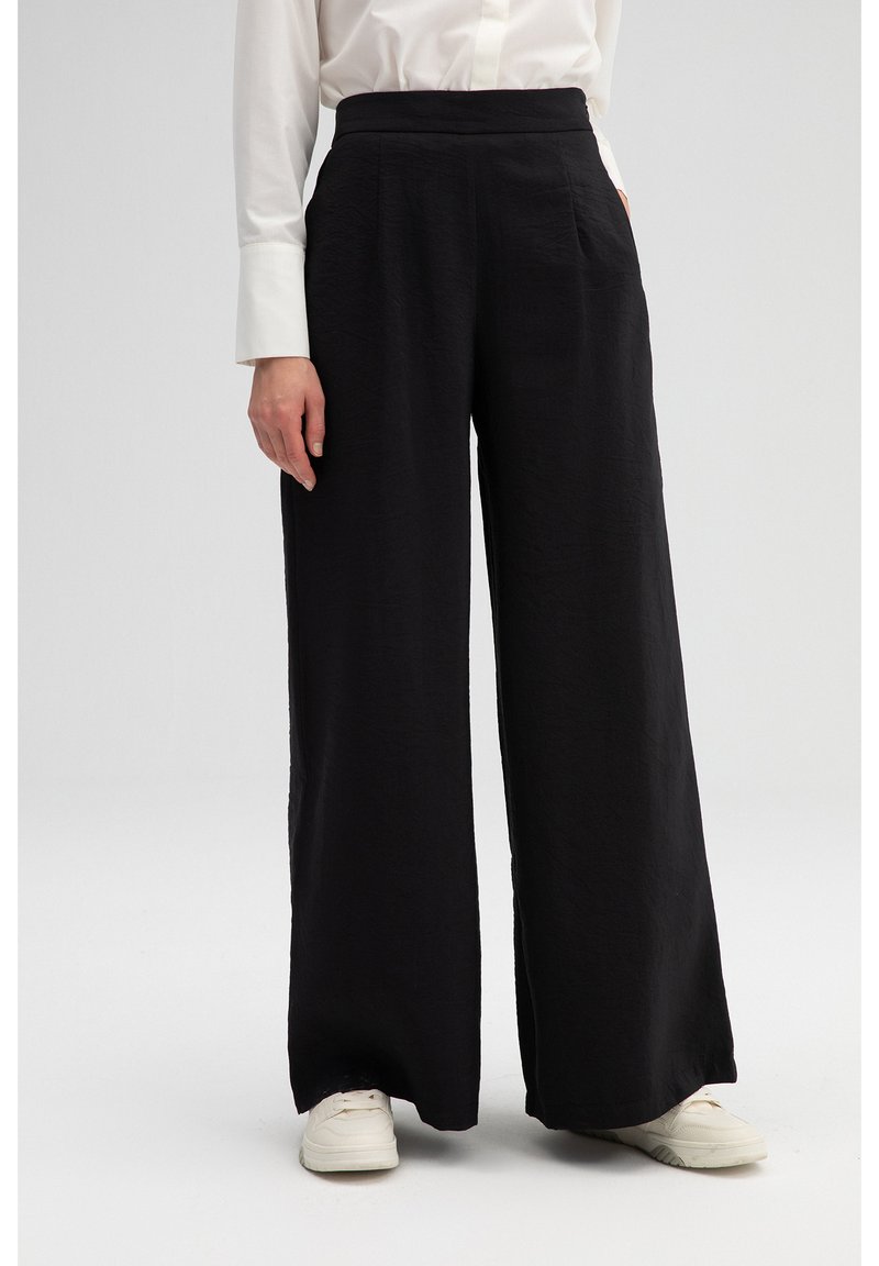 Touché Privé HIGH  WAISTED CUPRA  - Hlače - black