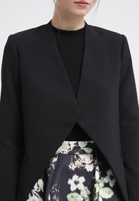 KIOMI Blazer - black
