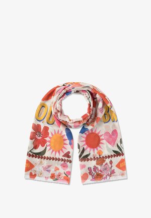 Sjaal met kleurrijke patronen van bloemen, harten, vogels en zon in roze, oranje, blauw en geel op een witte achtergrond, losgerold.