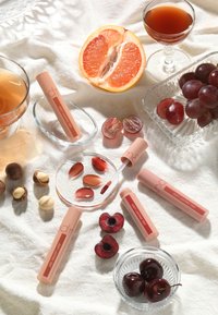 rom&nd JUICY LASTING TINT - Flytande läppstift - nucadamia