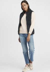 Oxmo OXTHERI - Veste sans manches - insignia b