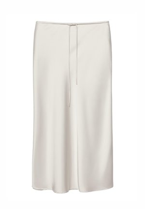 Jupe en satin couleur crème, longueur cheville, avec un cordon de serrage noué à la taille, texture lisse, et légère évasement au niveau de l'ourlet.