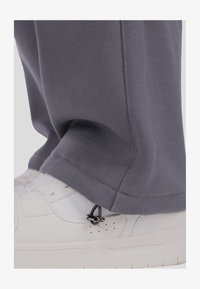 Non sélectionné, steel grey