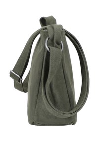 Borsa di tessuto verde oliva con una morbida texture, forma arrotondata e una singola tracolla regolabile. Presenta dettagli in metallo a forma di anello nella parte superiore.