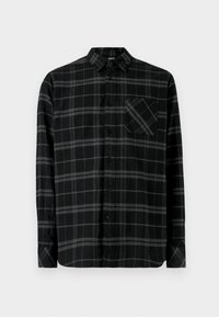 Camisola de flanela preta com padrão xadrez cinzento, botões na frente, mangas compridas e bolso de bolso no peito esquerdo.