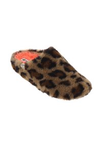 Leopardmönstrad toffel i fuskpälsmaterial med en mjuk rosa innersula. Glidsko-design med rund tå och utan baksida, med svarta fläckar på brun botten.