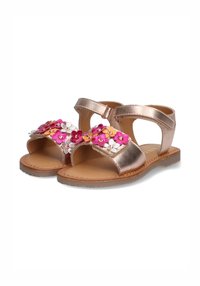 Metallische rose-gouden sandalen met bloemenborduurwerk in roze, oranje en wit. Verstelbare enkelband, open teen ontwerp, platte zool.