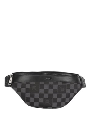 Marsupio in tessuto a quadri nero e grigio con dettagli in pelle, dotato di chiusura con zip e dettaglio logo in rilievo. Cinghia regolabile inclusa.