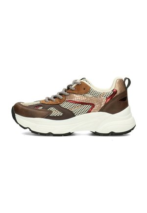 Chunky Sneaker mit braunem Leder, kupferfarbenen Metallic-Akzenten, weißem Mesh, gemusterten Schnürsenkeln und dicker weißer Sohle mit schwarzem Profil.