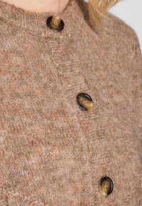 Résumé Kofta - brown