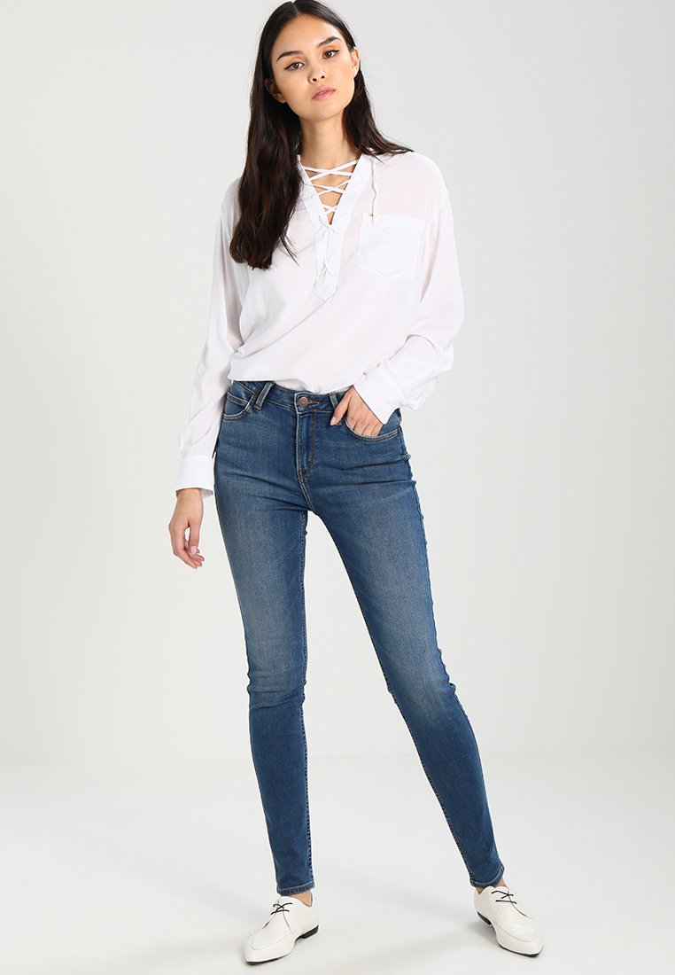 lee scarlett high ninety nine